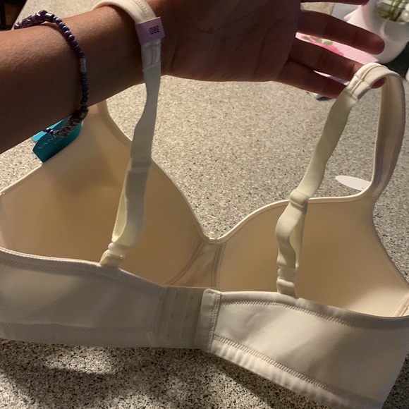 Vanity Fair Body Caress Full Coverage Bra Size 38D - Picture 3 of 15